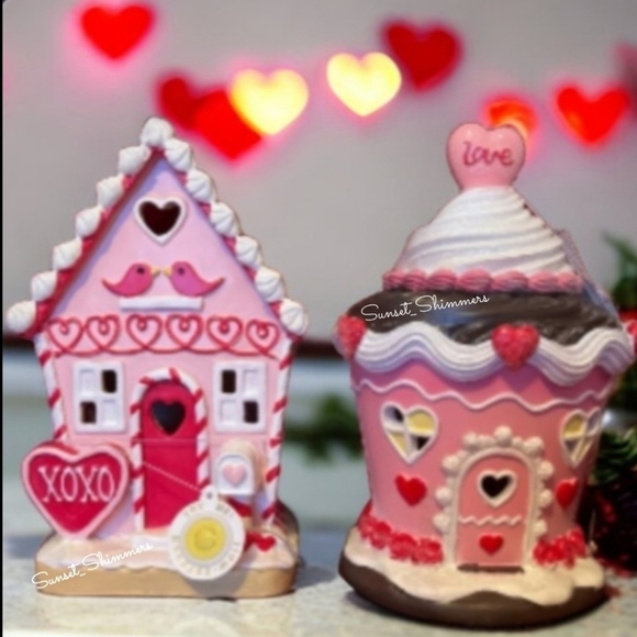 Christmas Pink Light Up Sugared Chocolate CUPCAKE GINGERBREAD House New - Picture 14 of 14